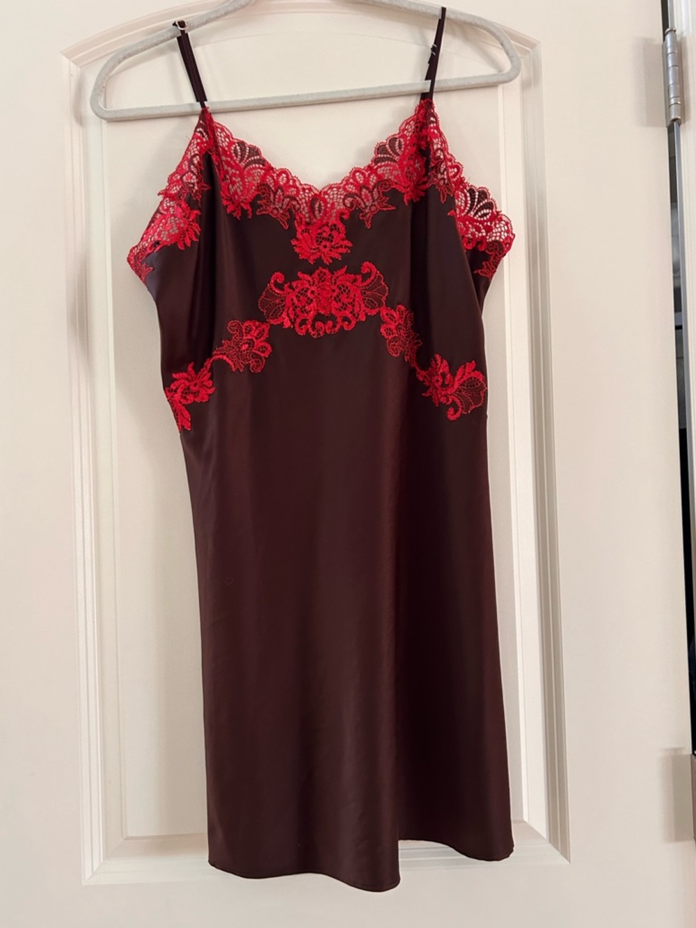 Natori Silky Brown Slip Dress Chemise with Red Lace Appliqué. Sexy. Intimates. M
